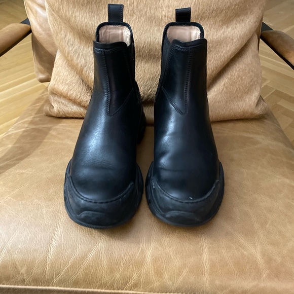 Gucci logo patch Chelsea ankle booties - Picture 2 of 9